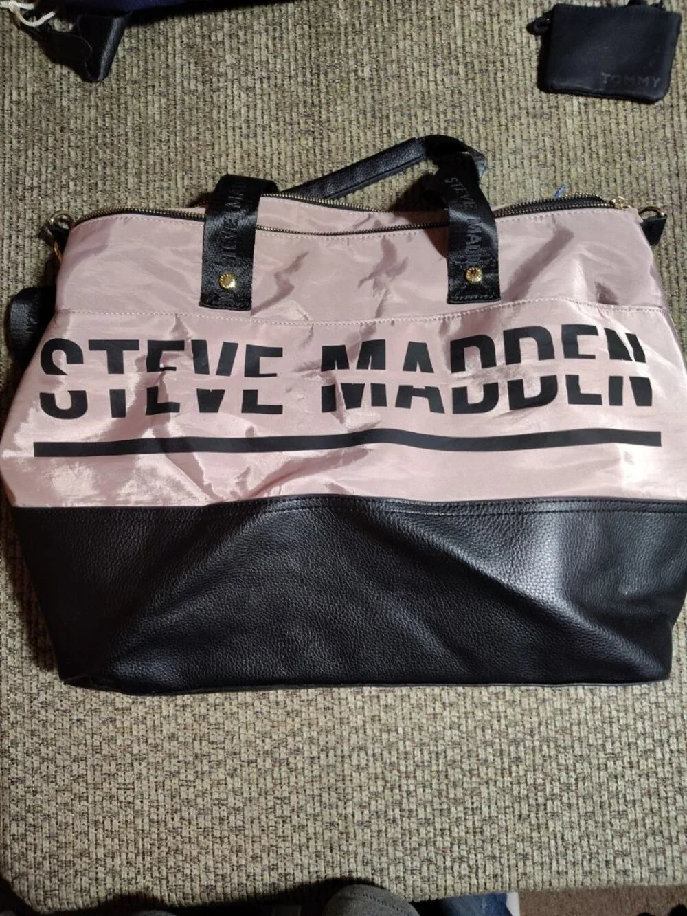 Steve Madden Black & Pink Large Gym Tote Overnight Travel Duffel Bag Carry-On.